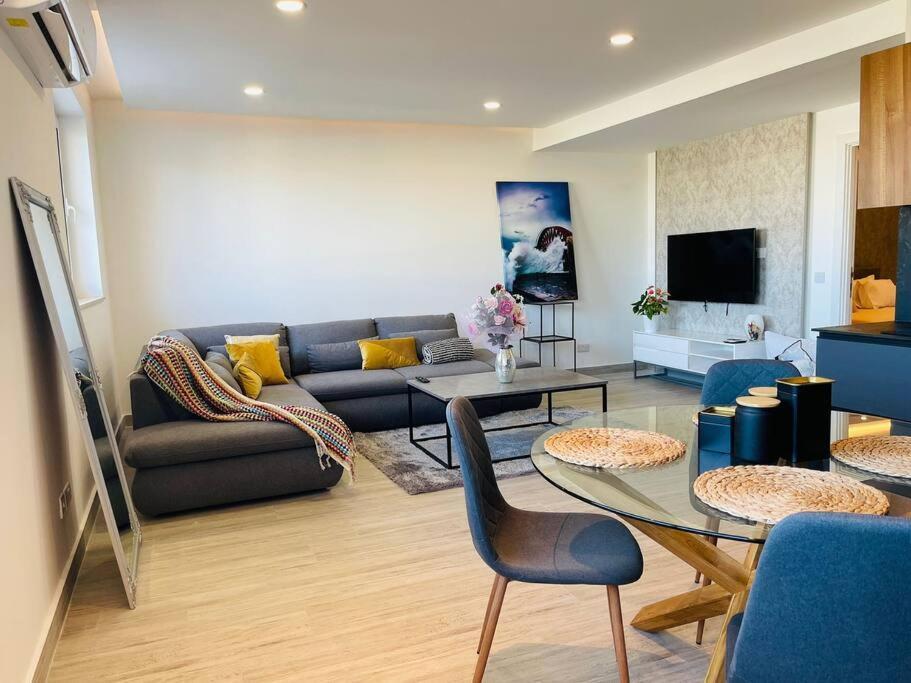 Ana Seafront Haven Apartment グジラ エクステリア 写真